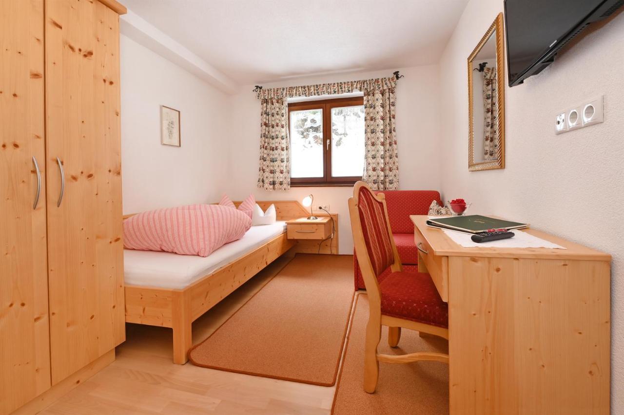 Hotel Montabella Schruns Zewnętrze zdjęcie