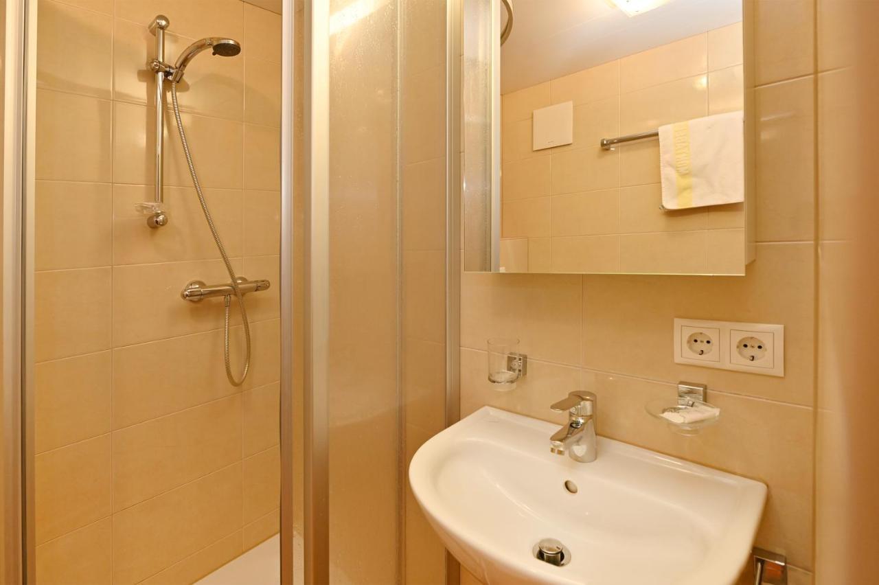 Hotel Montabella Schruns Zewnętrze zdjęcie