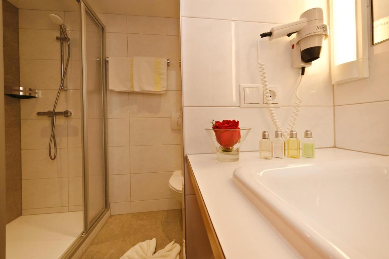 Hotel Montabella Schruns Zewnętrze zdjęcie