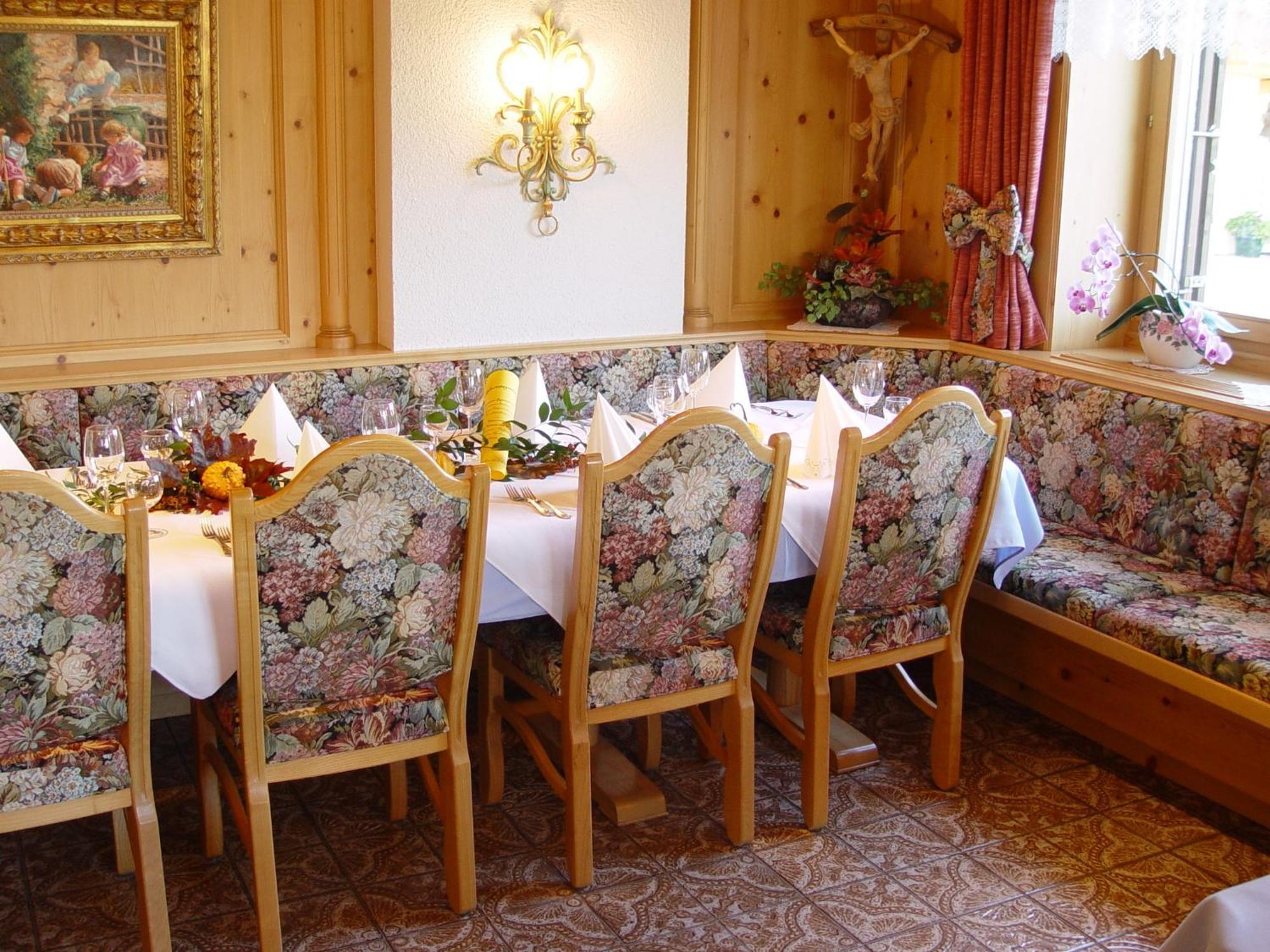 Hotel Montabella Schruns Zewnętrze zdjęcie