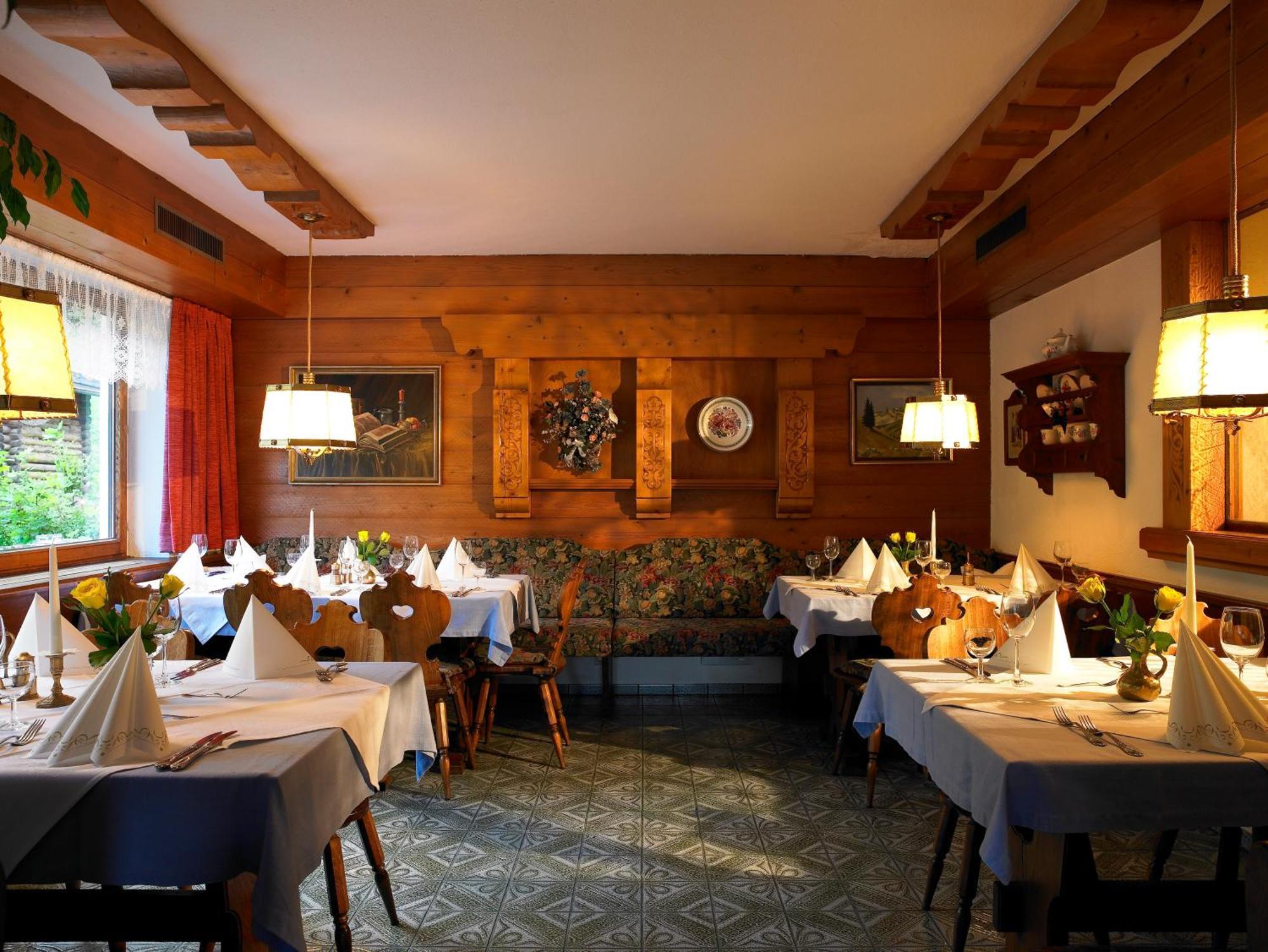 Hotel Montabella Schruns Zewnętrze zdjęcie