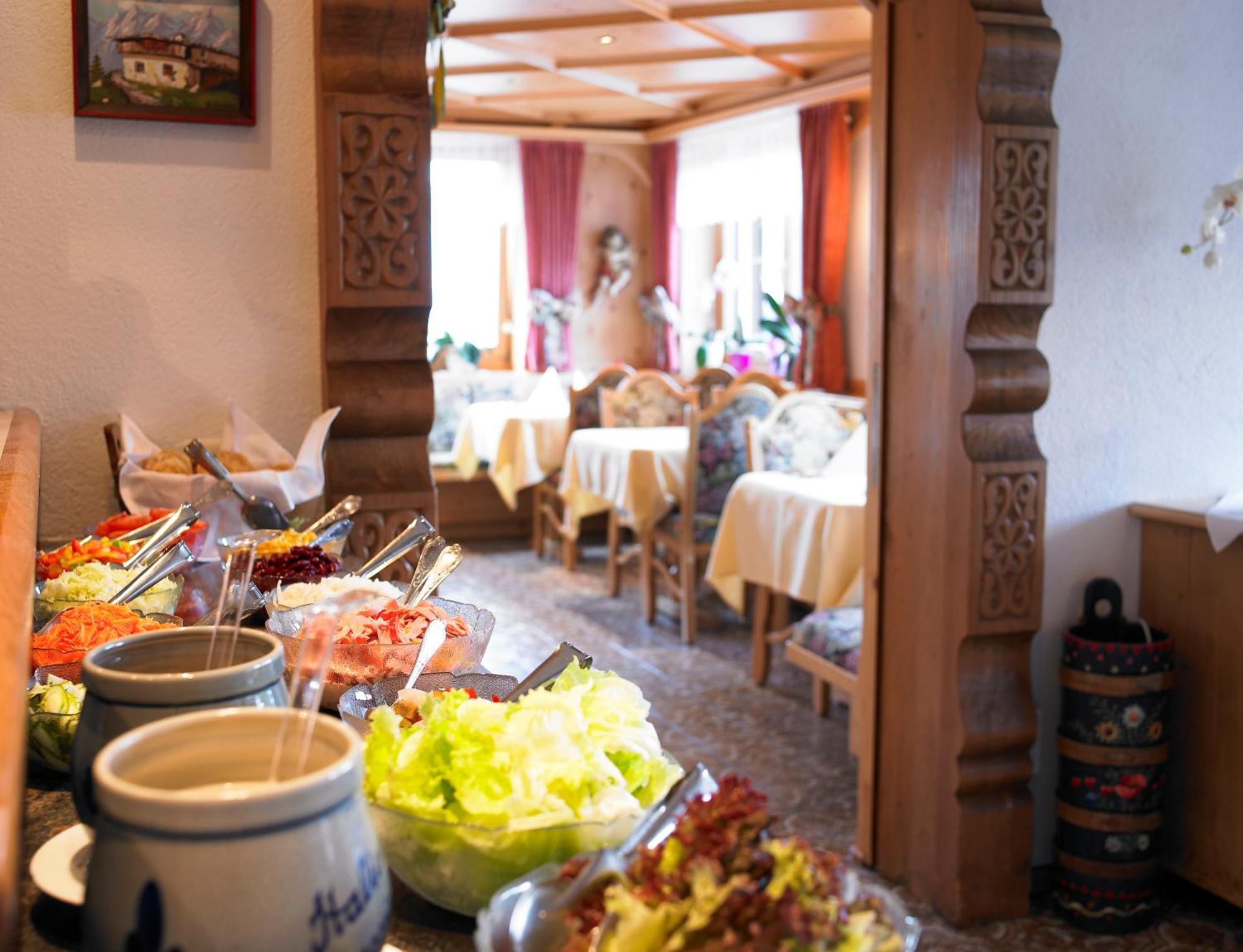 Hotel Montabella Schruns Zewnętrze zdjęcie